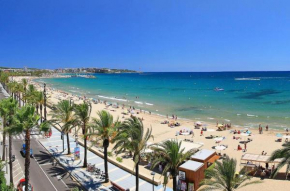 Cosy 3-bedroom apartment for 6-8 people just 50m from the beach